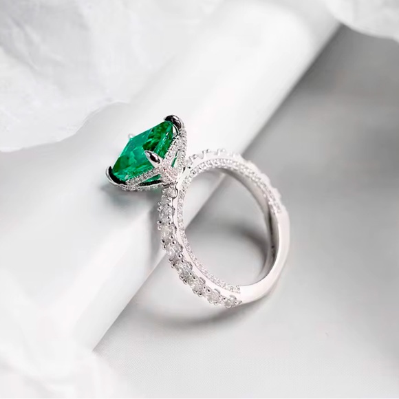 S925 Sterling Silver Radiant Cut Green Vintage Emerald Cubic Zirconia Ring - Picture 5 of 15